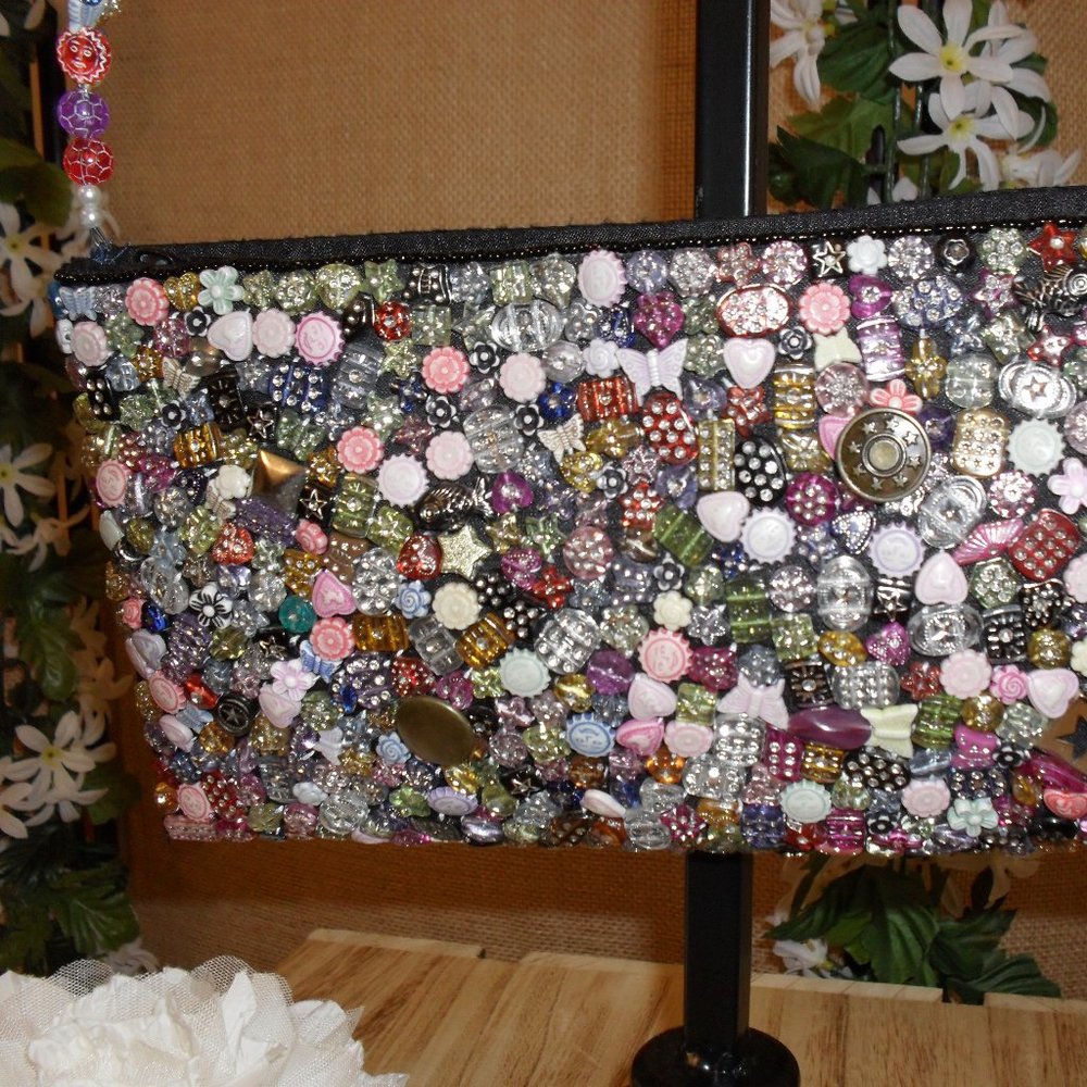 Unique Beaded Handbag - Picture 4 of 12